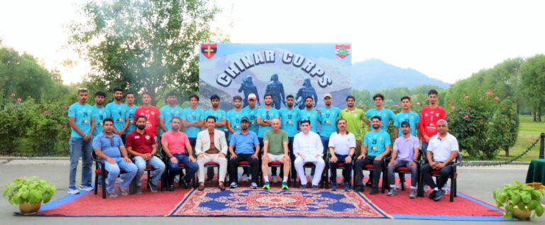 Chinar Corps Commander unveiled new jersey of the Downtown Heroes FC