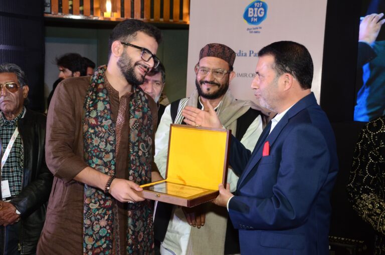 DPS alumni Ali Shabir Gojwari bags the ‘Emerging Artist of the Year’ Award