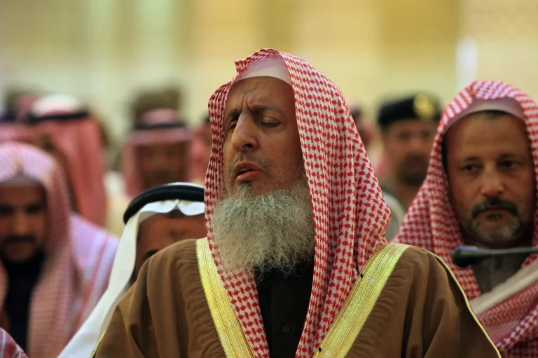 Saudi Grand Mufti, Conservative Scholar Sheikh Abdulaziz bin Abdullah Passes Away