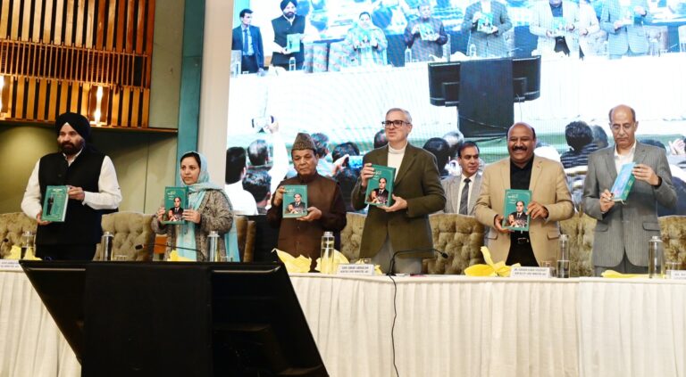 Sakina Itoo’s Book ‘Durr-e-Naayaab’ Chronicles Life of Her Martyred Father