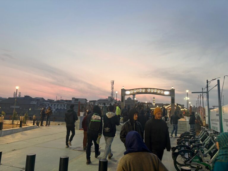 Around 35,000 People Visit Redeveloped Amira Kadal Bridge on First Day After Inauguration