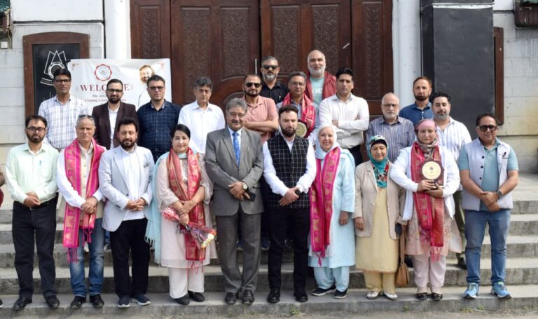 Art of Living honours “Unsung Everyday Heroes” in Srinagar