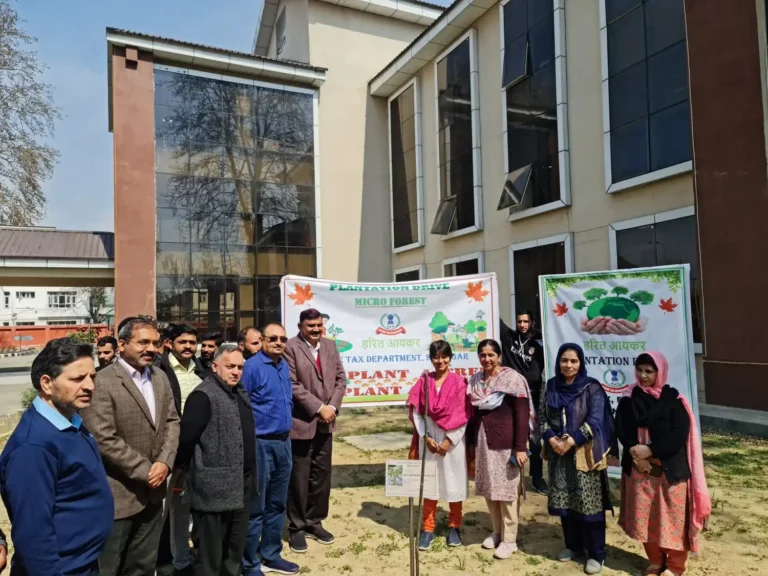 Income Tax Dept Holds New Act Awareness Drive in Srinagar