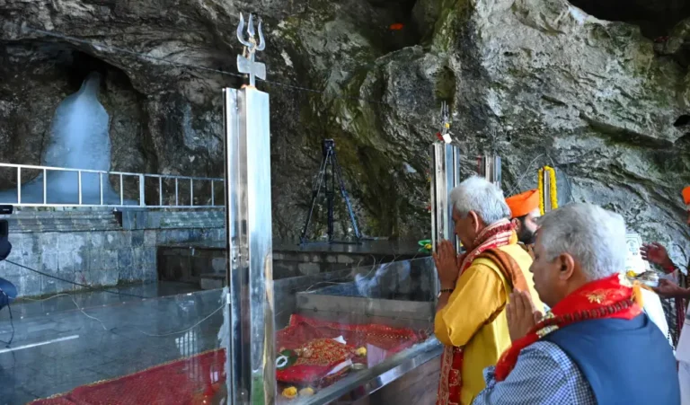 LG Sinha Performs Pratham Puja at Amarnath Cave