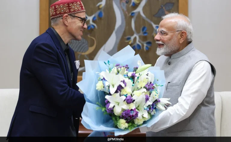 Omar Meets Modi, Seeks Statehood and Central Support