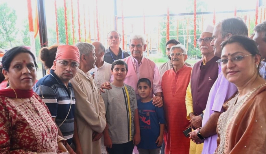 Lieutenant Governor Manoj Sinha during his visited to the ancient shrine of Vichar Nag in Srinagar.