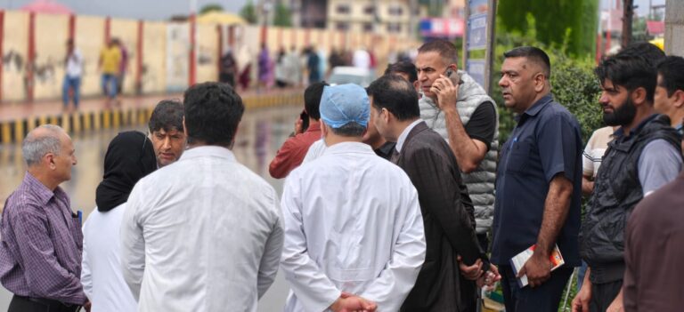 SKIMS Director Reviews Bemina Waterlogging