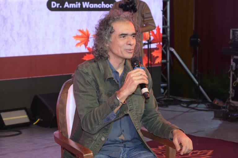 Imtiaz Ali Urges Kashmir’s Youth To Stay True