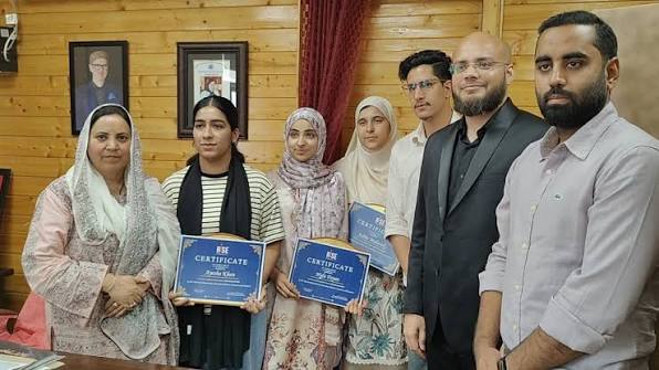 Sakeena Felicitates JEE Advanced Achievers