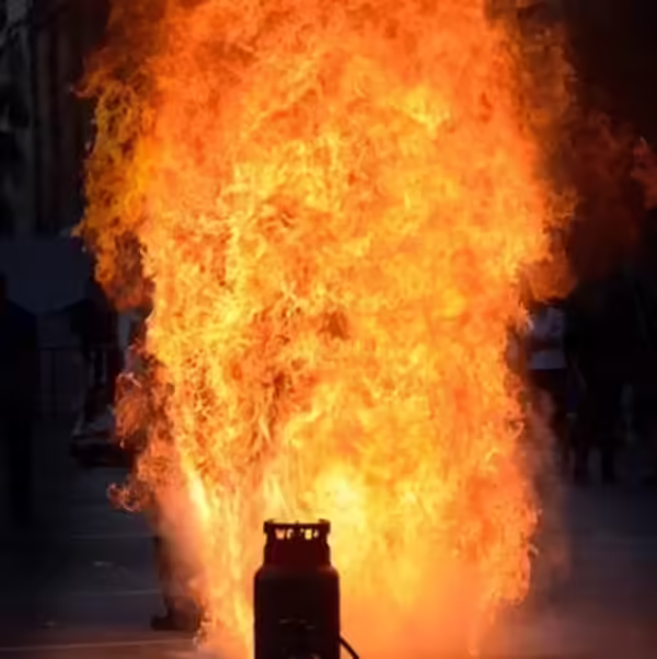 Batmaloo Gas Cylinder Fire Claims Life