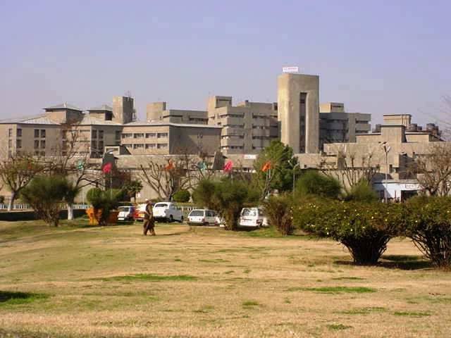 J&K CS Sets Vision For SKIMS Upgrade