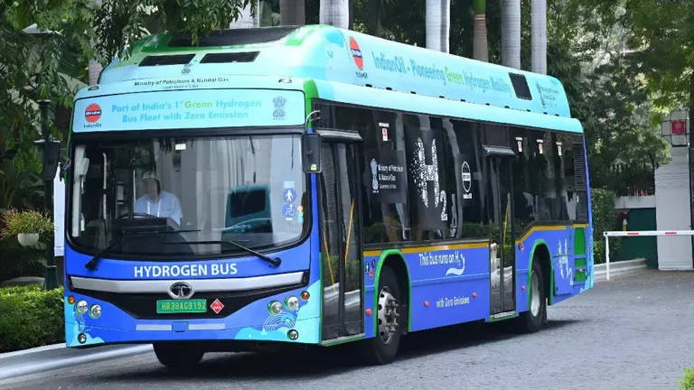 India Targets 500 Hydrogen Buses, Trucks by 2030