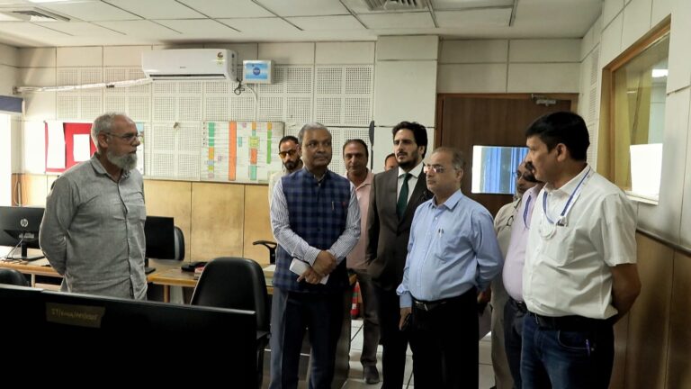 Secretary I&B Reviews Srinagar Media Units