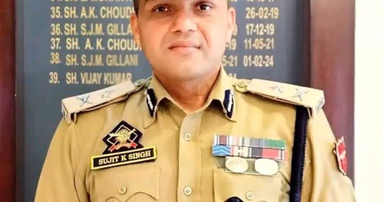IGP Kashmir Urges Students To Reject Shortcuts