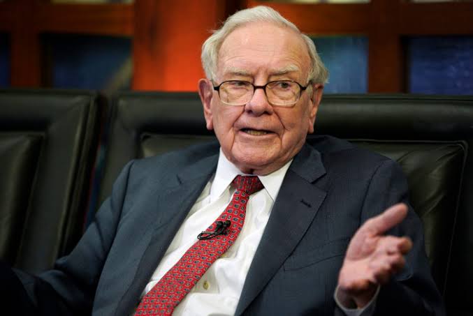 Warren Buffett Steps Down as Berkshire Chairman