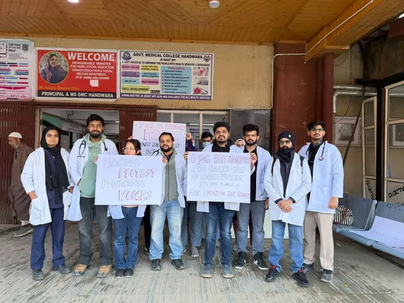 GMC Handwara PG Doctors Protest Low Stipends