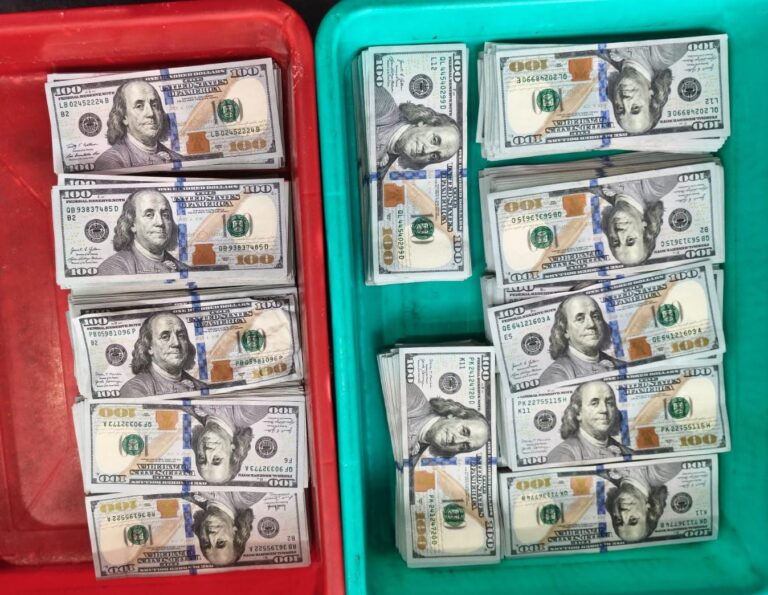 CISF Seizes Foreign Currency at Kolkata Airport