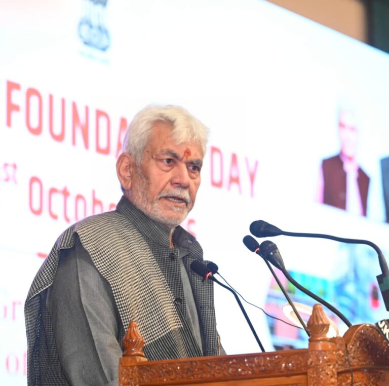 LG Sinha Greets People on Foundation Day