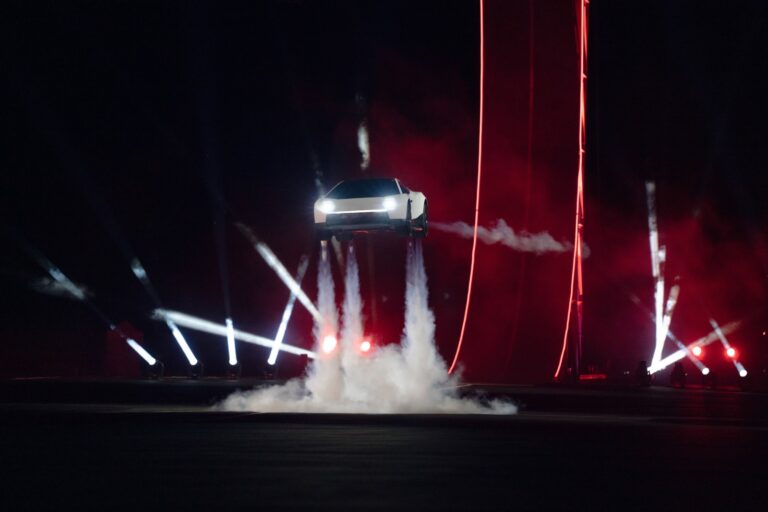 Tesla Unveils Next-Gen Roadster With SpaceX Thrusters