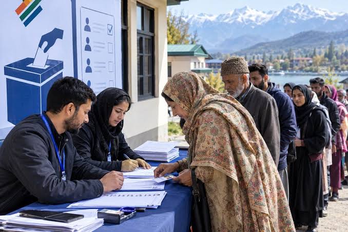 J&K Voter Drive Draws 17,400 Applications