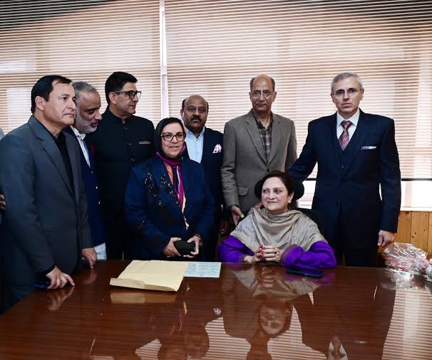 Omar Abdullah Greets Newly Inducted Ministers